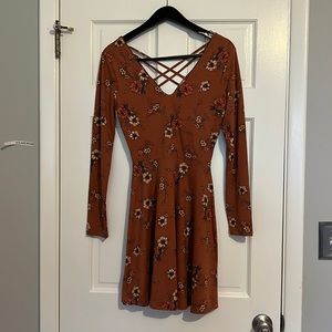 NINE BRITTON Nayeli Back Detail Knit Dress
XS | Burnt Orange